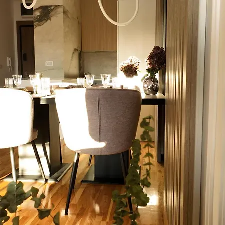 New&luxurious, Central&comfortable 아파트